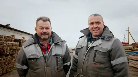 Сотрудники склада 1rent.by